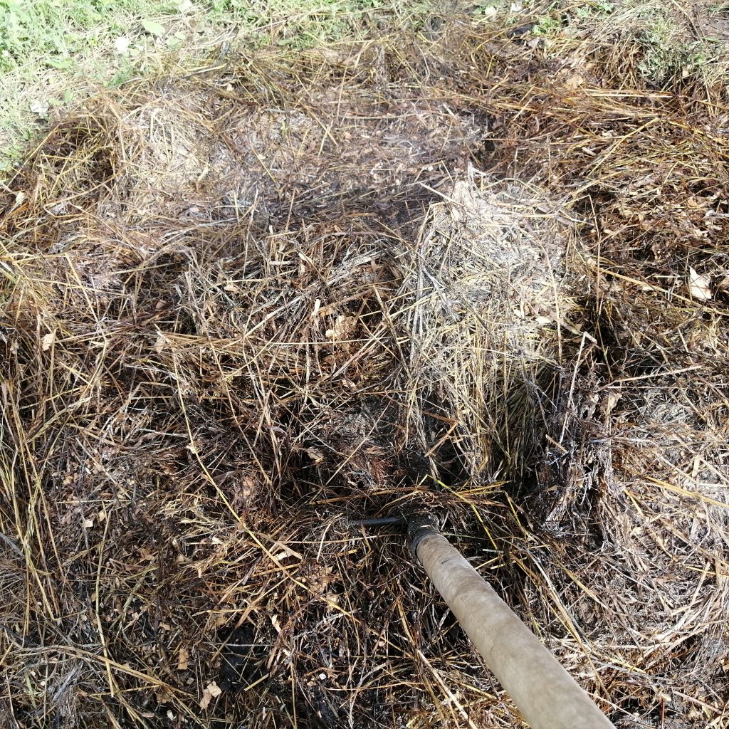 Berkley kompost - rýchla premena zmoknutého sena na kvalitný kompost